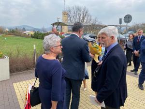 Prezident Petr Pavel s chotí při své návštěvě Středočeského kraje zavítali také do Berouna