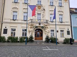 Omezení vstupu kolem radnice